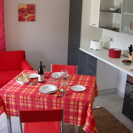 Ranverso Apartment *
